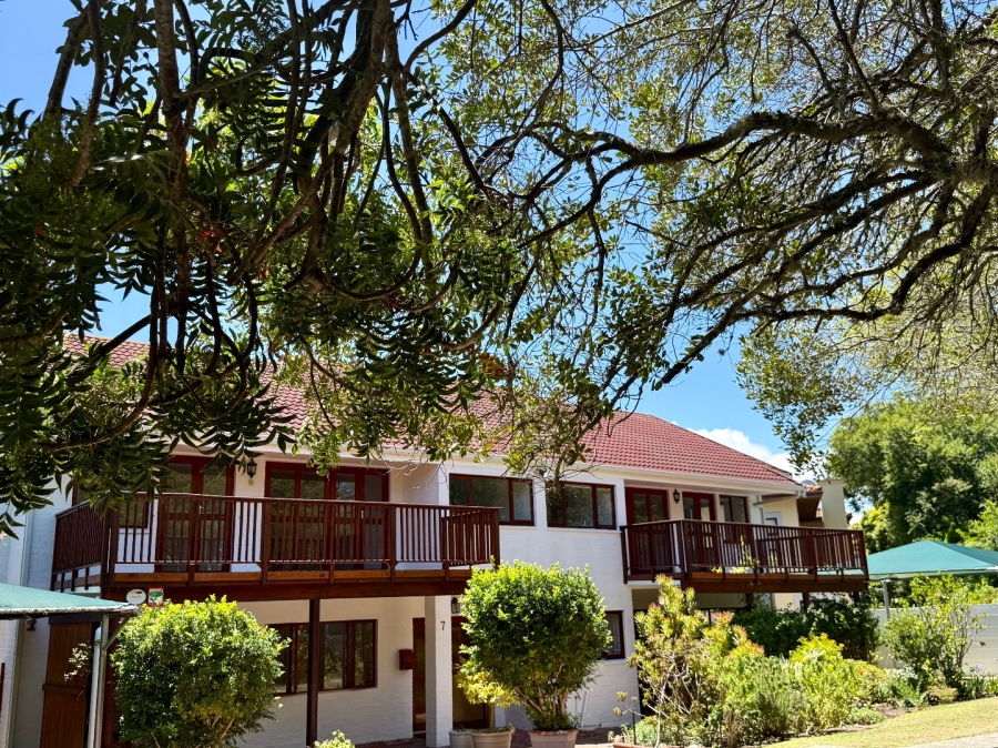 6 Bedroom Property for Sale in Leisure Isle Western Cape